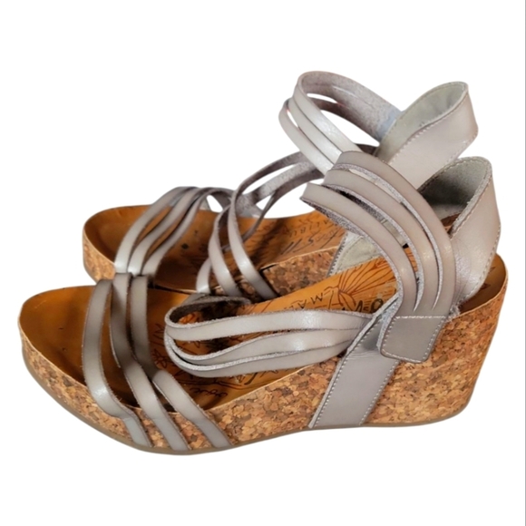 Blowfish Malibu Women's Taupe Strappy Wedge Cork Sandals Sz 7 1/2 - Picture 2 of 9